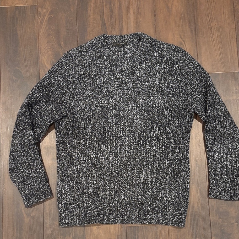 Banana Republic Men's Gray Crewneck Sweater